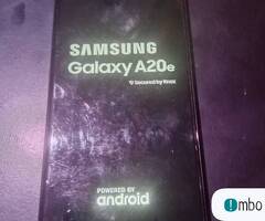 Samsung A20E smartfon